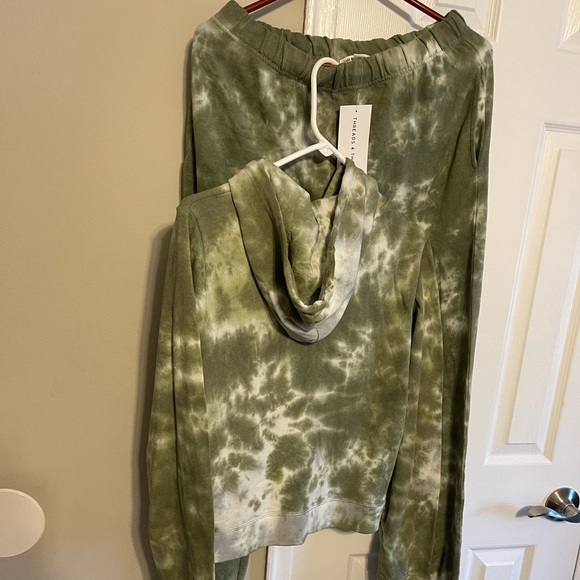 Cloud Tie-Dye Joggers - Picture 2 of 6